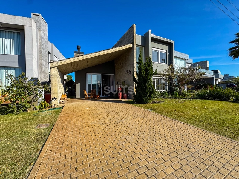 Excelente casa térrea à venda no condomínio Riviera: 3ª foto da galeria de imagens do imóvel
