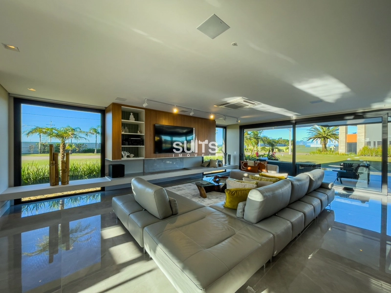 Excelente mansão com fundos para área verde no cond. Sense: 8ª foto da galeria de imagens do imóvel