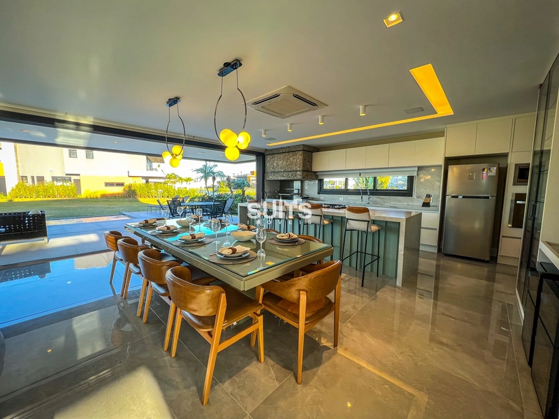 Excelente mansão com fundos para área verde no cond. Sense: 15ª foto da galeria de imagens do imóvel