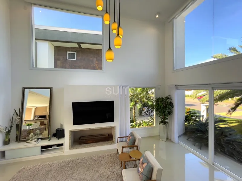 Lindo sobrado no condomínio Malibu: 3ª foto da galeria de imagens do imóvel