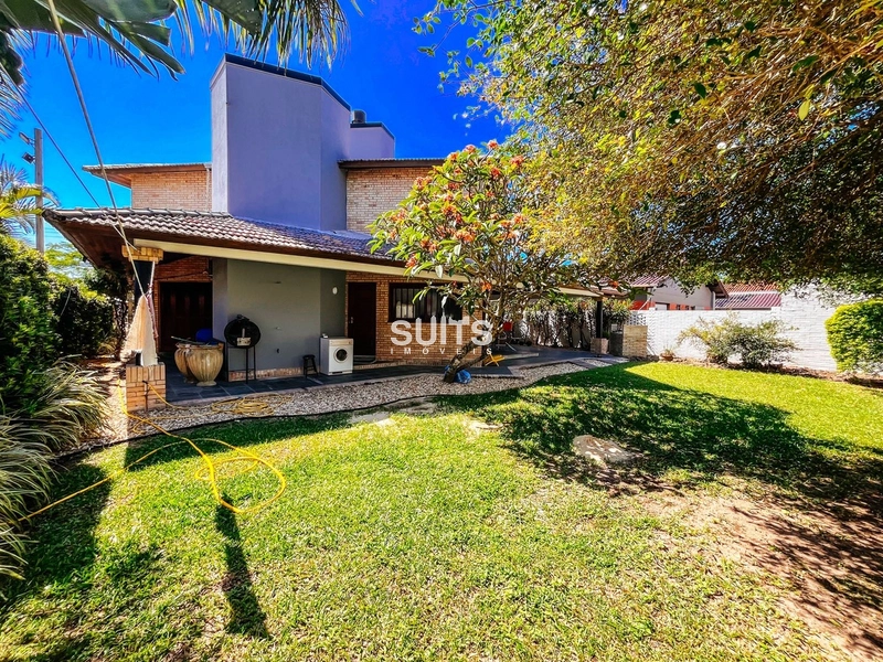 Lindo sobrado  em Atlântida: 4ª foto da galeria de imagens do imóvel