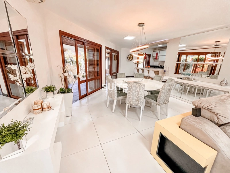 Lindo sobrado  em Atlântida: 19ª foto da galeria de imagens do imóvel