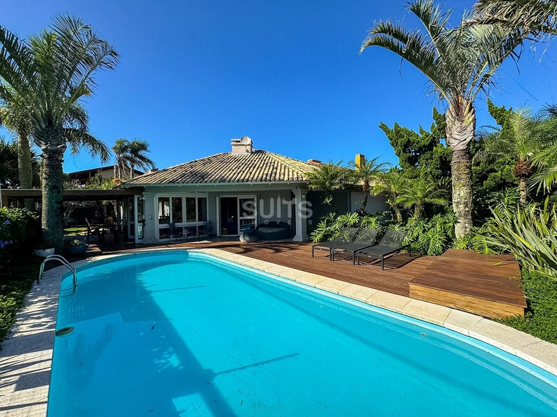 Excelente casa esquina área verde na praia de Atlântida : 1ª foto da galeria de imagens do imóvel