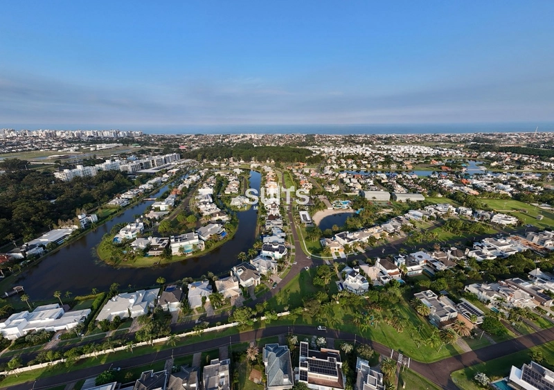 Linda Mansão beira lago no condominio Ilhas Park: 30ª foto da galeria de imagens do imóvel
