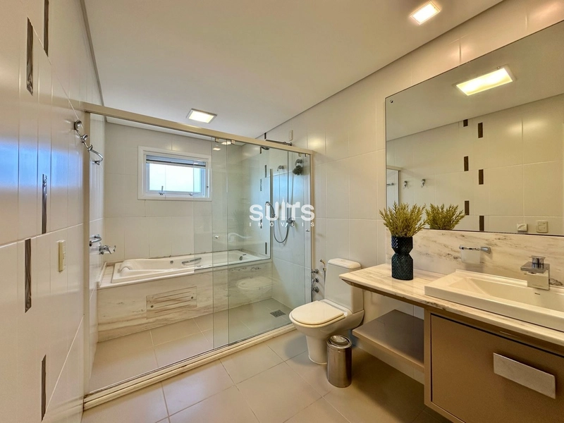 Linda Mansão beira lago no condominio Ilhas Park: 24ª foto da galeria de imagens do imóvel