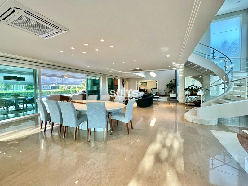 Linda Mansão beira lago no condominio Ilhas Park: 3ª foto da galeria de imagens do imóvel