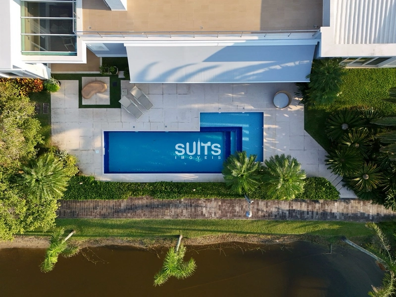 Linda Mansão beira lago no condominio Ilhas Park: 28ª foto da galeria de imagens do imóvel