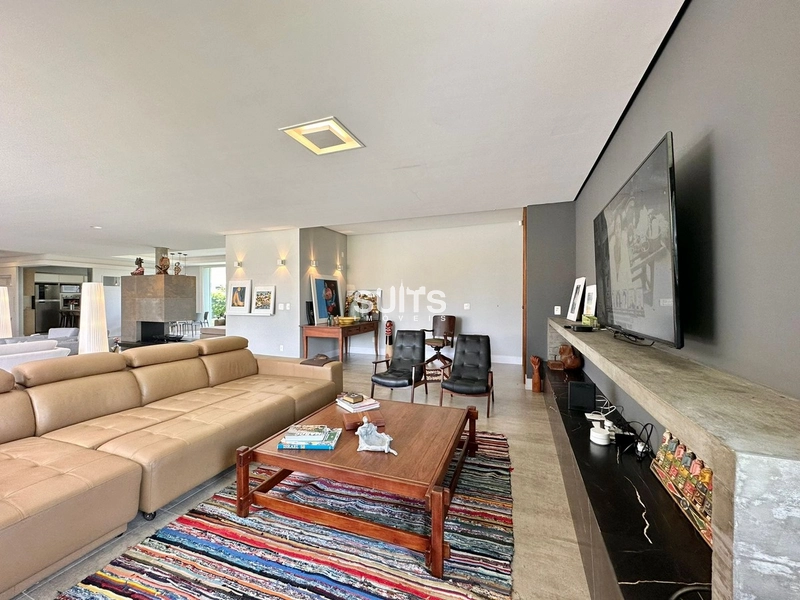 Incrível mansão de esquina próxima ao mar na praia de Atlãntida: 11ª foto da galeria de imagens do imóvel