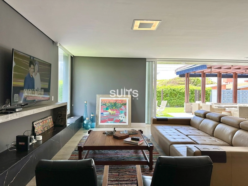 Incrível mansão de esquina próxima ao mar na praia de Atlãntida: 23ª foto da galeria de imagens do imóvel