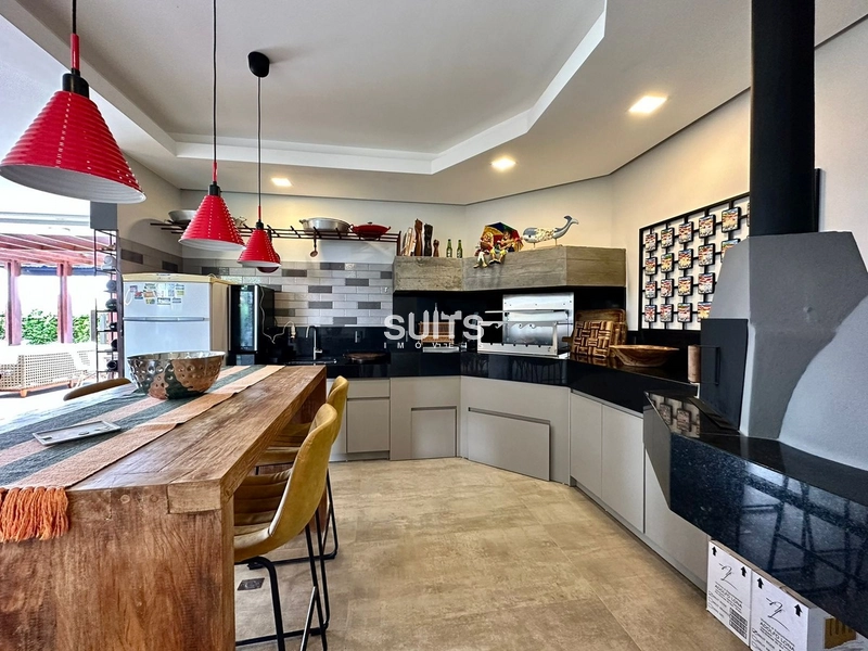 Incrível mansão de esquina próxima ao mar na praia de Atlãntida: 40ª foto da galeria de imagens do imóvel