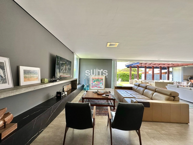 Incrível mansão de esquina próxima ao mar na praia de Atlãntida: 24ª foto da galeria de imagens do imóvel