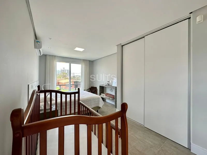 Incrível mansão de esquina próxima ao mar na praia de Atlãntida: 59ª foto da galeria de imagens do imóvel