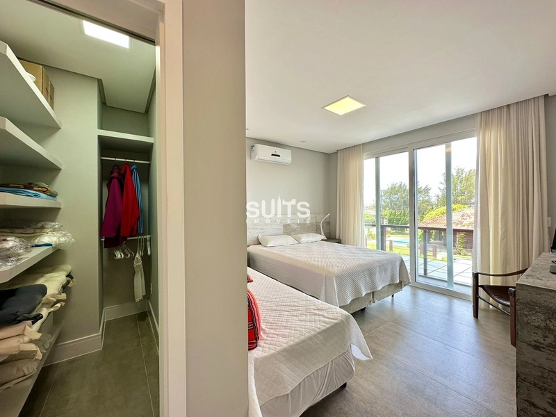 Incrível mansão de esquina próxima ao mar na praia de Atlãntida: 57ª foto da galeria de imagens do imóvel