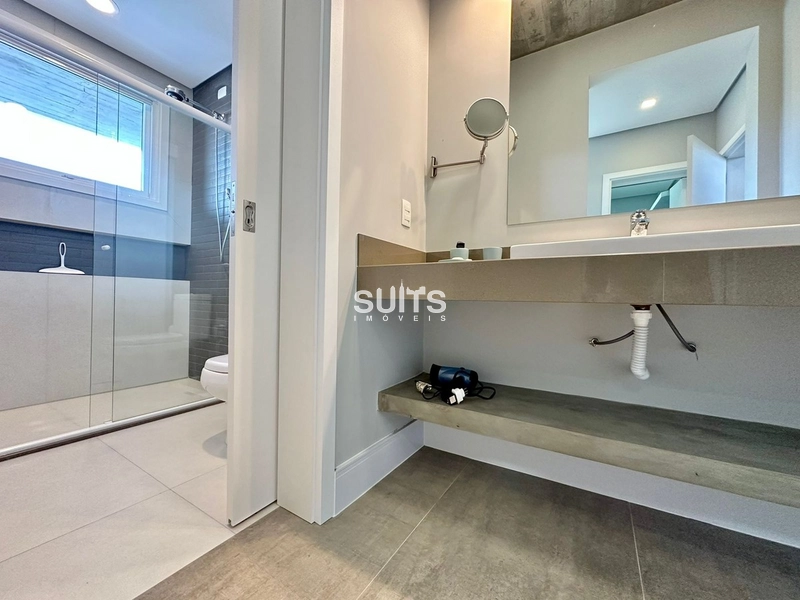 Incrível mansão de esquina próxima ao mar na praia de Atlãntida: 52ª foto da galeria de imagens do imóvel