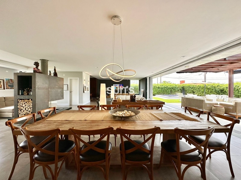 Incrível mansão de esquina próxima ao mar na praia de Atlãntida: 42ª foto da galeria de imagens do imóvel