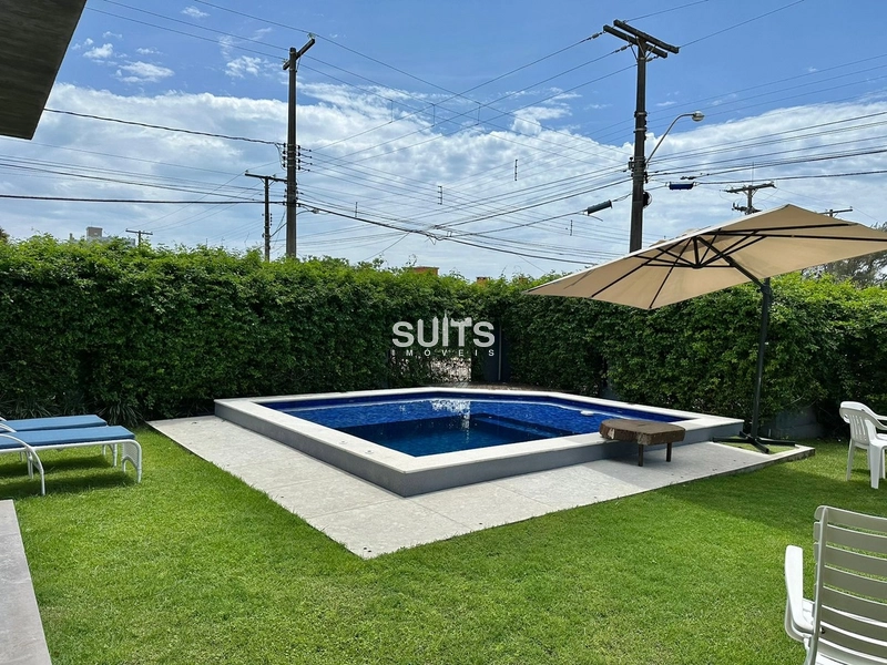 Incrível mansão de esquina próxima ao mar na praia de Atlãntida: 9ª foto da galeria de imagens do imóvel