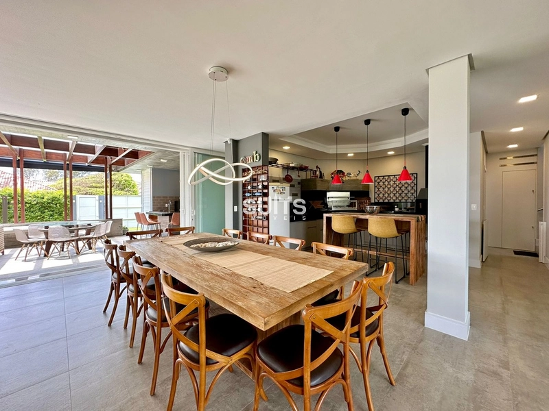 Incrível mansão de esquina próxima ao mar na praia de Atlãntida: 29ª foto da galeria de imagens do imóvel