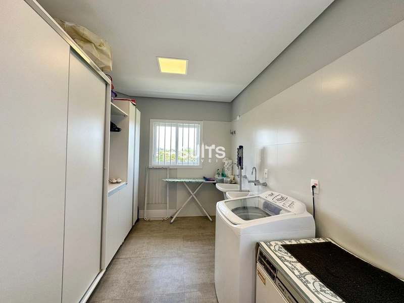 Incrível mansão de esquina próxima ao mar na praia de Atlãntida: 43ª foto da galeria de imagens do imóvel