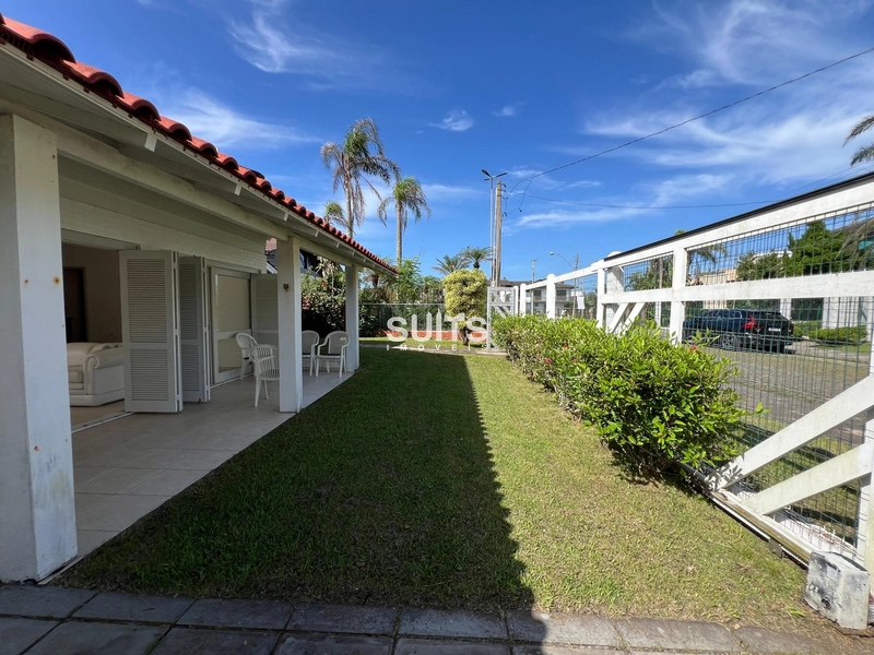 Ótima casa à poucos metros do mar em Atlântida: 5ª foto da galeria de imagens do imóvel