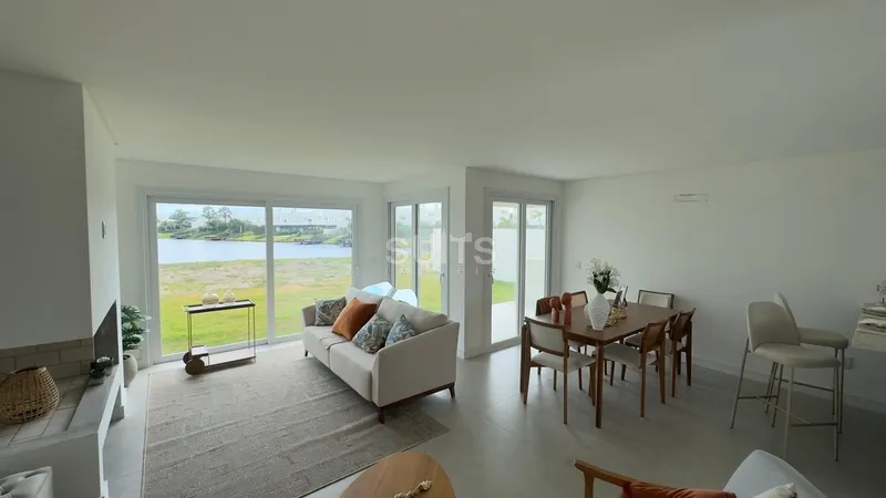 Excelente casa beira lago no condomínio Páteo Marbella: 4ª foto da galeria de imagens do imóvel