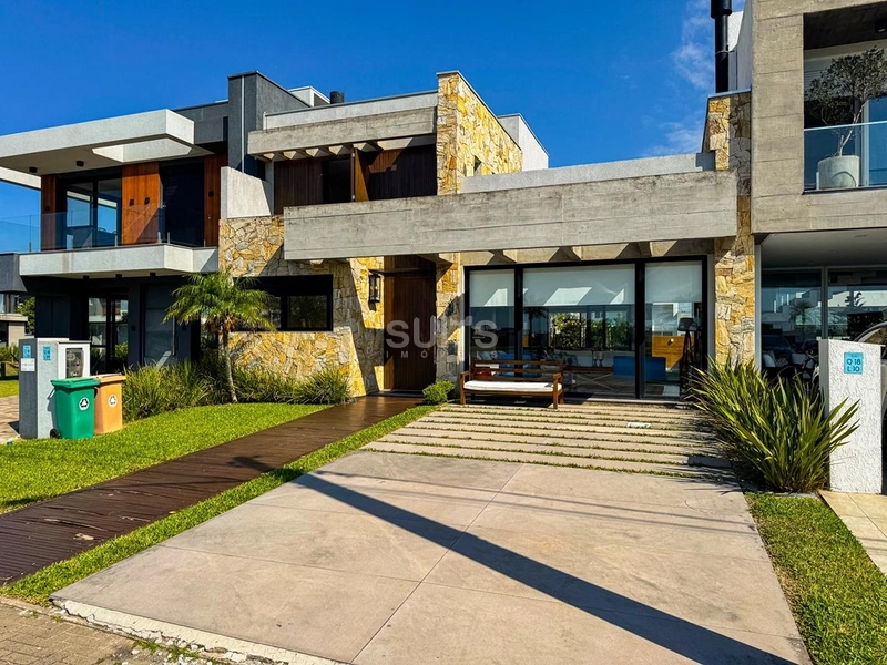 Excelente sobrado de frente para o lago no Condomínio Blue: 1ª foto da galeria de imagens do imóvel