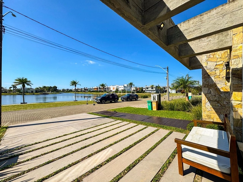 Excelente sobrado de frente para o lago no Condomínio Blue: 2ª foto da galeria de imagens do imóvel