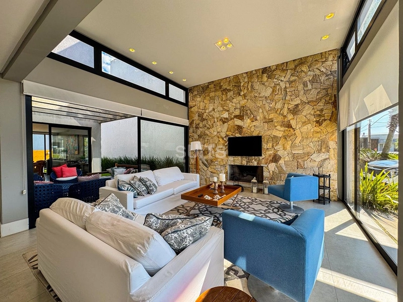 Excelente sobrado de frente para o lago no Condomínio Blue: 4ª foto da galeria de imagens do imóvel