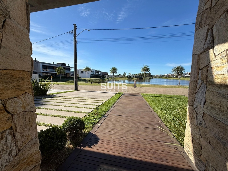 Excelente sobrado de frente para o lago no Condomínio Blue: 6ª foto da galeria de imagens do imóvel