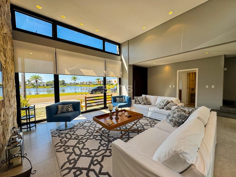 Excelente sobrado de frente para o lago no Condomínio Blue: 7ª foto da galeria de imagens do imóvel