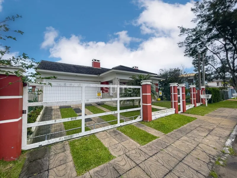 Lindíssima casa à venda na praia de Remanso em Xangri-Lá: 2ª foto da galeria de imagens do imóvel