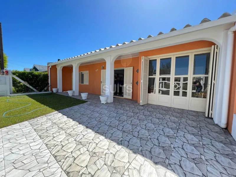 Ótima casa próxima ao mar no Balneário Atlântida Sul: 1ª foto da galeria de imagens do imóvel