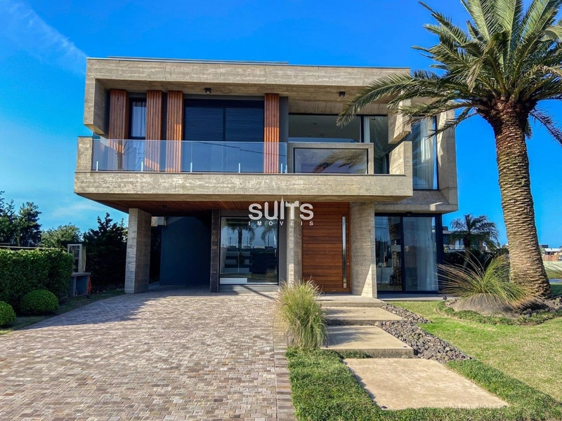 Incrível mansão às margens do lago no condomínio Sense: 1ª foto da galeria de imagens do imóvel