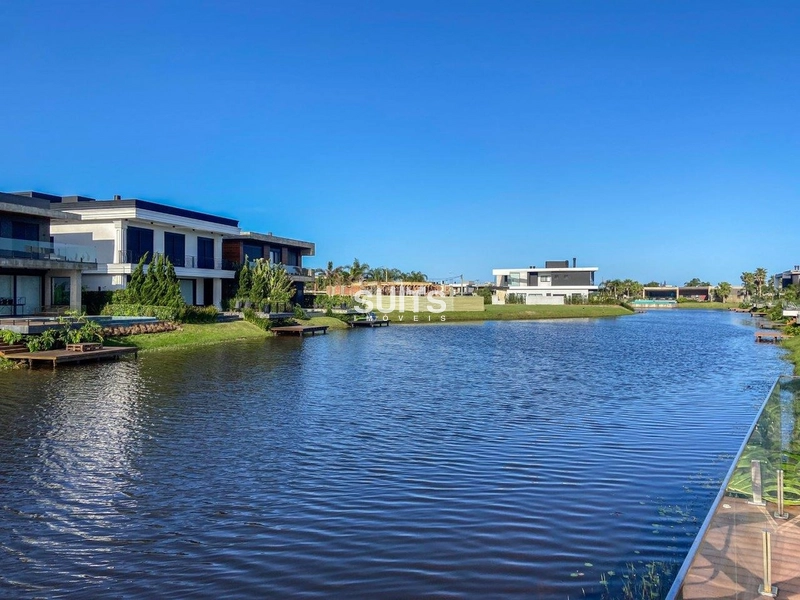 Incrível mansão às margens do lago no condomínio Sense: 49ª foto da galeria de imagens do imóvel