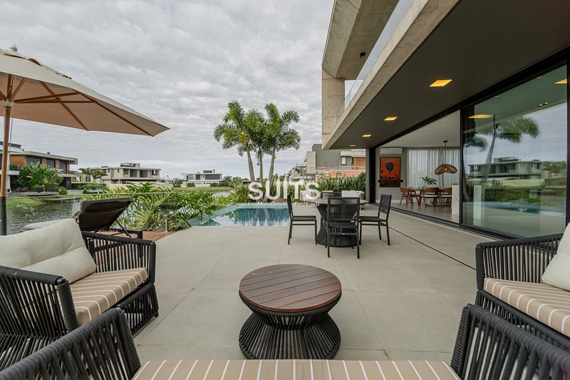 Incrível mansão às margens do lago no condomínio Sense: 8ª foto da galeria de imagens do imóvel