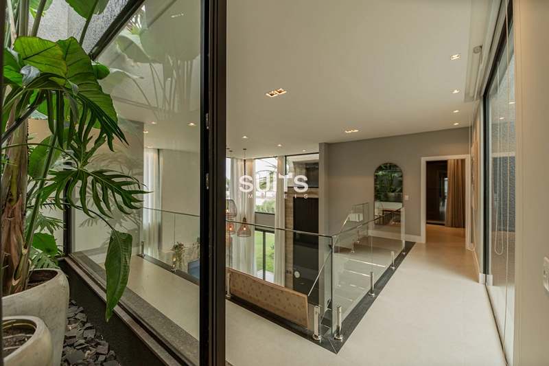 Incrível mansão às margens do lago no condomínio Sense: 16ª foto da galeria de imagens do imóvel