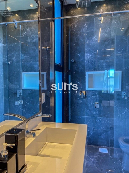 Incrível mansão às margens do lago no condomínio Sense: 42ª foto da galeria de imagens do imóvel