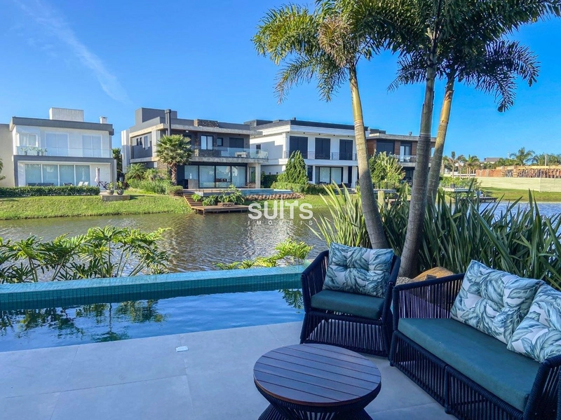 Incrível mansão às margens do lago no condomínio Sense: 50ª foto da galeria de imagens do imóvel