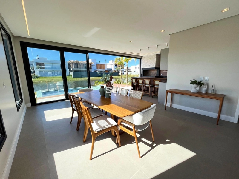 Belíssimo sobrado beira lago no condomínio Sunset: 8ª foto da galeria de imagens do imóvel