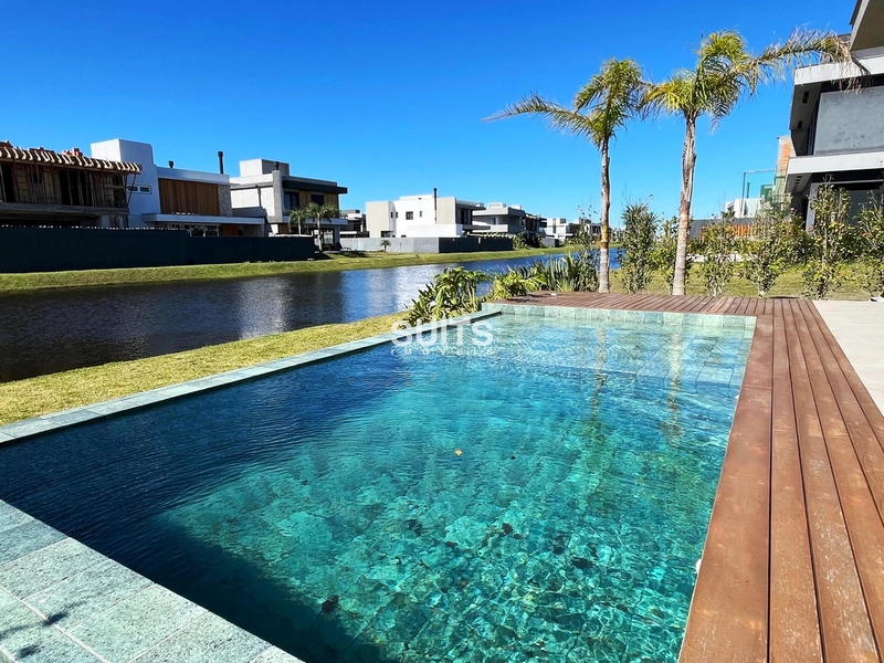 Belíssimo sobrado beira lago no condomínio Sunset: 16ª foto da galeria de imagens do imóvel