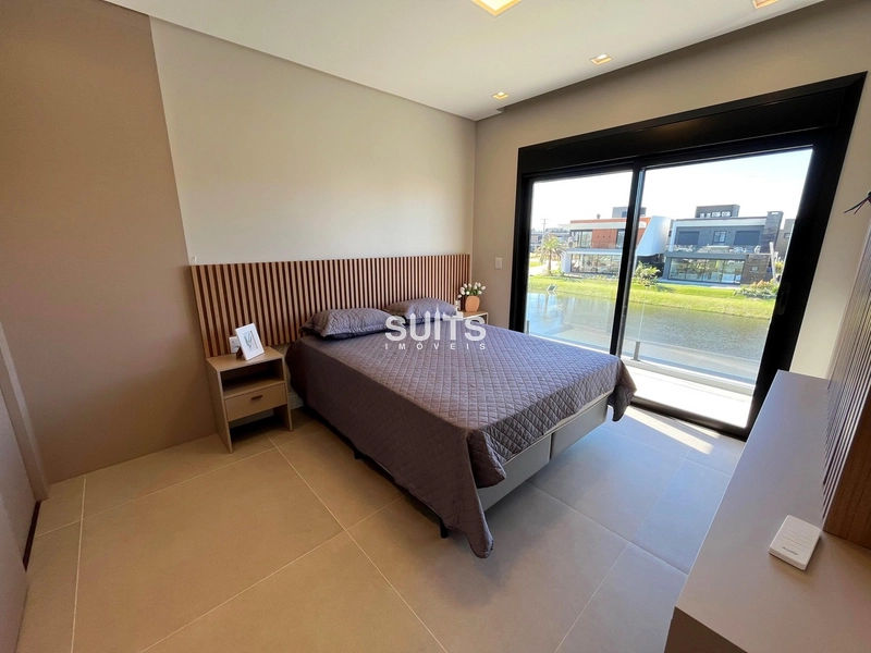 Belíssimo sobrado beira lago no condomínio Sunset: 24ª foto da galeria de imagens do imóvel