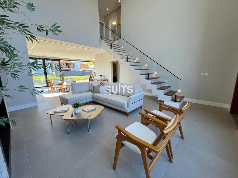 Belíssimo sobrado beira lago no condomínio Sunset: 5ª foto da galeria de imagens do imóvel