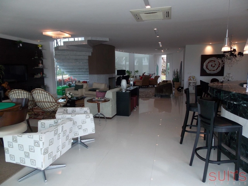 Incrível mansão no condomínio Bosques de Atlântida: 80ª foto da galeria de imagens do imóvel