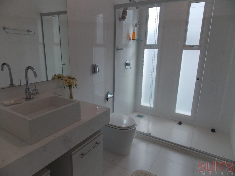 Incrível mansão no condomínio Bosques de Atlântida: 32ª foto da galeria de imagens do imóvel