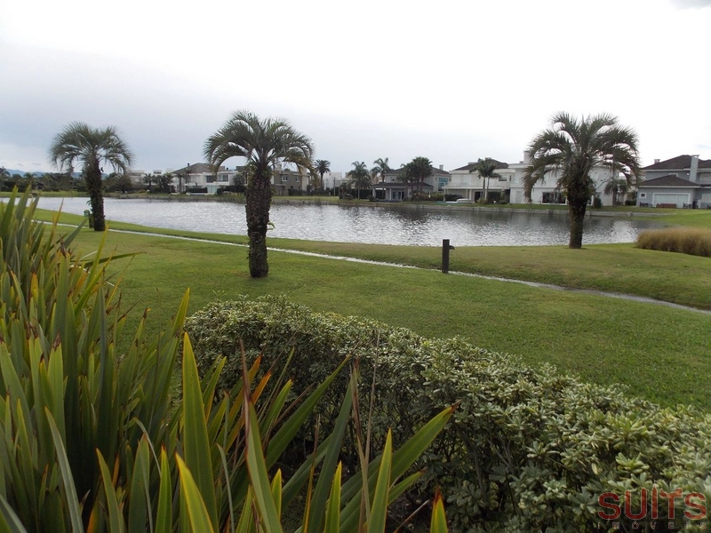 Incrível mansão no condomínio Bosques de Atlântida: 85ª foto da galeria de imagens do imóvel