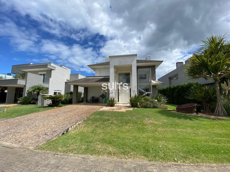 Sobrado beira lago à venda no condomínio Ventura!: 1ª foto da galeria de imagens do imóvel