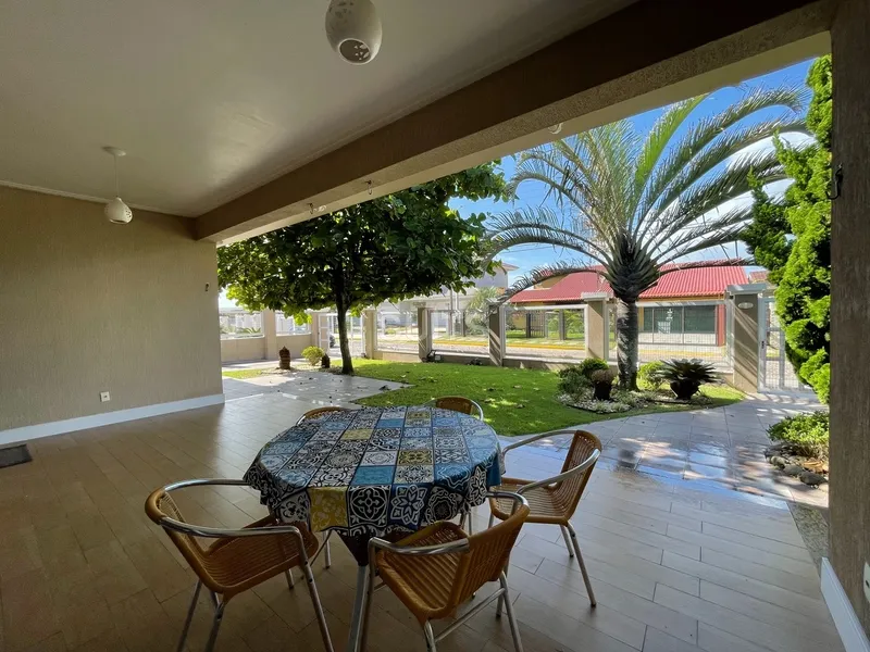 Casa em Atlântida à uma quadra da praia.: 8ª foto da galeria de imagens do imóvel