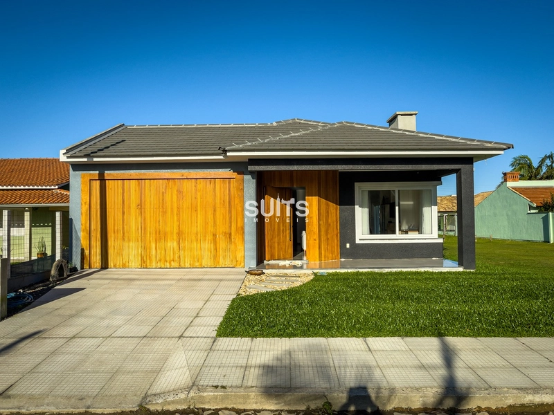 Excelente casa de esquina com área verde na praia de Noiva do Mar: 1ª foto da galeria de imagens do imóvel