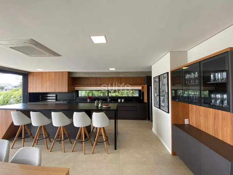 Sobrado de alto padrão beira lago no condomínio Enseada: 15ª foto da galeria de imagens do imóvel