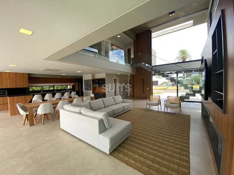 Sobrado de alto padrão beira lago no condomínio Enseada: 5ª foto da galeria de imagens do imóvel