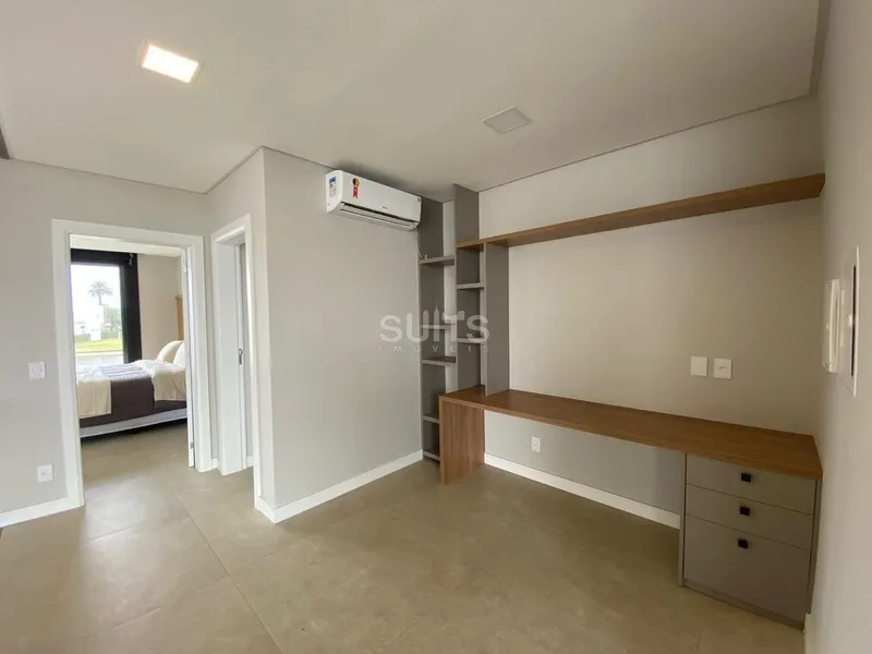 Sobrado de alto padrão beira lago no condomínio Enseada: 22ª foto da galeria de imagens do imóvel